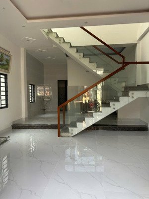 rẻ nè khách ơi , nhà 2 tầng 2 mặt kiệt tôn đức thắng sau lưng nhà mặt tiền. gần bênh viện