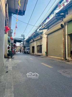 bán 48m2 đất mặt đường la tinh đông la kinh doanh đẹp. lh 