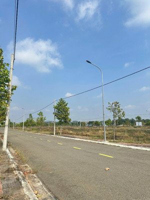 chủ ngộp gửi bán nhanh lô đất đường 28 hòa long 126m2/1ty4 - thổ cư toàn bộ.