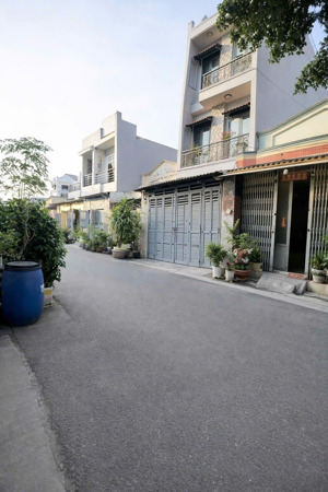 nhà hương lộ 2, bình tân, 4x16m, trệt + lửng, btct, đường 8m xe hơi tới cửa, 2pn 2wc