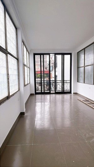 nhà đẹp trung tâm cầu giấy, lô góc thoáng sáng,sân trước nhà rộng, 47m2, 4 tầng, 11.5 tỷ.