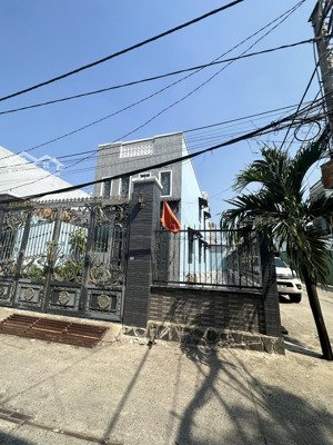 siêu phẩm 2 mặt tiền - ngay trung mỹ tân xuân - gần lê thị hà - 2 tầng - đường 10m xe tải tránh