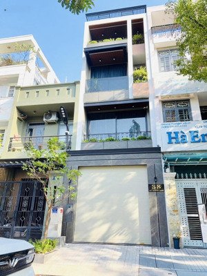 nhà mặt tiền công viên p. tân phong, quận 7 - pc luxury - 4 tầng có than máy - 4x19m- chỉ 20.9 tỷ