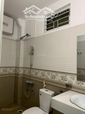 cho thuê nhà gần công viên thống nhất, 1 phút đi bộ ra hồ ba mẫu, 5 tầng mới, 3 ngủ 3wc 14tr/ tháng