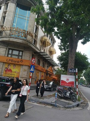 bán nhà riêng sổ đỏ chính chủ 29m2 tại trần hưng đạo, hoàn kiếm 10,2 tỷ 6 tầng 3 ngủ tặng full đồ