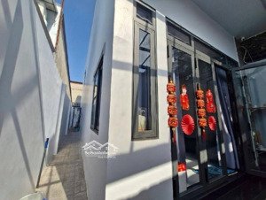 4.5 tỷ nhà mới kha vạn cân, 85m ngang 5m, 1 bước ra phạm văn đồng