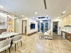 chính chủ cho thuê gấp căn hộ diện tích 90m2 full nội thất decor giá 19.8 tr/th. lh 