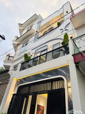 đẹp quên lối về - xây mới 200% - 3 tầng - phòng xông hơi - ô tô đến sát nhà - gần chợ xóm mới