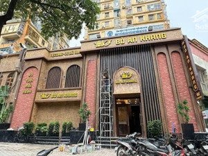 chủ nhà nhờ cho thuê tại đối diện toà hh linh đàm.diện tích 160m2 x 4 tầng,mt lô góc 30m,giá 290tr