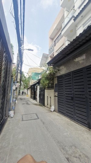 bán nhà gần lotte mart q7 - nhà cấp 4 - 71.7m2 có dòng tiền - sát mặt tiền đường - 6tỷ25 tl