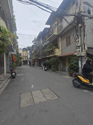 chủ cần bán nhà ful đồ, về ở luôn