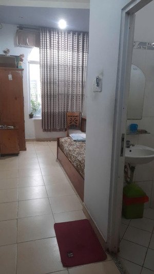 thật 100% hiếm chỉ 8.75tỷ thu net 23 triệu/tháng 5 lầu. 56m2 ( 3.2x18m) hẻm 5m khu phan đăng lưu p2