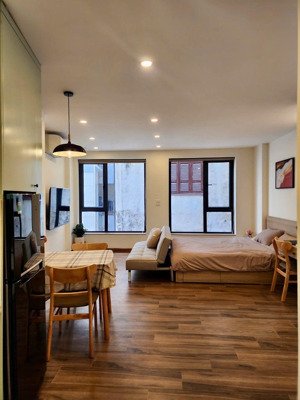 nhà mới 100% studio ban công full tiện nghi gần cv hoàng văn thụ , sân bay tân sơn nhất