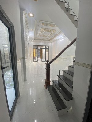 cho thuê nhà thạnh phú 1 lầu 1 trệt 2 ban công