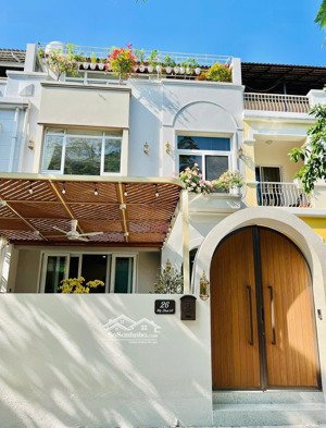 cho thuê biệt thự sân vườn phú mỹ hưng, quận 7