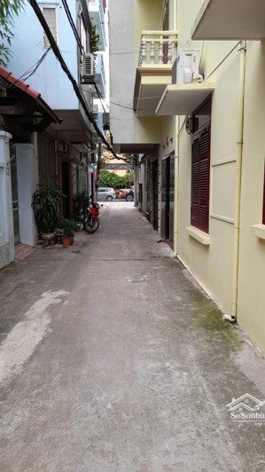 bán nhà nguyễn văn cừ, long biên. 75m2, 3 tầng, rất gần phố, cách ô tô 10m. giá đầu tư: 9.2 tỷ