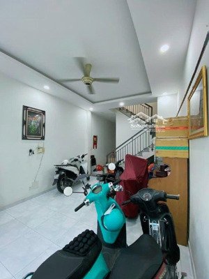 tân quý, tân phú, 70m2 , nhà 3 tầng hẻm 6m, gần trưởng học các cấp, giá hơn 7 tỏi tl.(chính chủ)