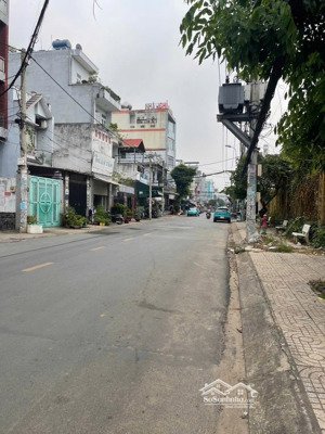 kế bên aeon mall tân phú, 1 trục ra hương lộ 3, đường 26/3, đường 19/5,.. mercedes đỗ cửa