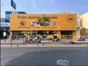 nhà mặt tiền dương quảng hàm, gò vấp; 375m2 (12.5 x 30m); nhà c4 được xây dựng cao; giá bán 40 tỷ