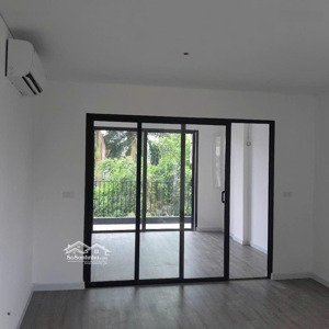 lạc long quân 33m² 5 tầng 8.65 tỷ gần hồ tây, khu dân cư ổn định