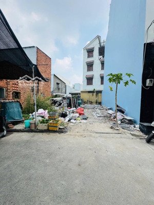 chính chủ gửi bán nhanh lô hẻm ba gác dt 89m2 phường bình tây q2 cũ. tp hcm