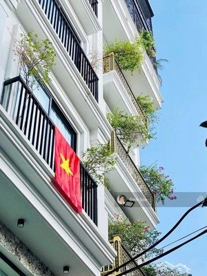 hiếm bán gấp[giảm 1 tỷ]nguyễn sơn 60m-giá 13.5 tỷ-6 tầng oto thang máy-sổ đỏ trao tay