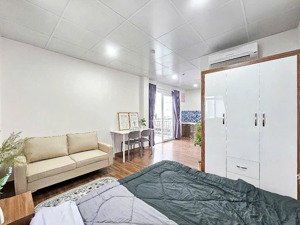 căn hộ ban công 40m2 tone gỗ siu xinh full nội thất ngay phan tây hồ gần phan xích long giáp quận 1