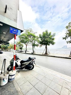 hiếm! bán nhà trích sài, ngõ ô tô, cách mặt hồ tây 20m, 4 phòng ngủ