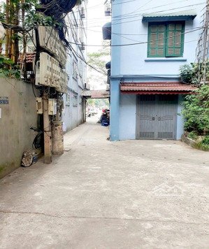 chính chủ cho thuê nhà nguyên căn 3pn ngõ 147 đội cấn, hà nội gần lăng bác