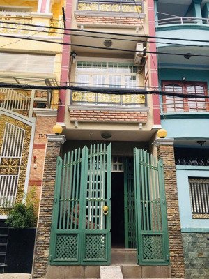 mặt tiền 702 hồng bàng q11 [ 3,2 x 14,6m ] cn 40m2 . giá 8,1 tỷ