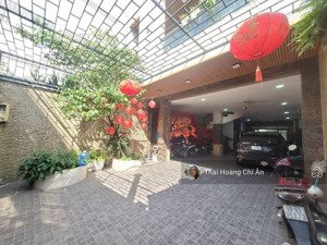 biệt thự nghỉ dưỡng bùi đình túy dt 310m hẻm 8m xe tải thang máy giá 49.5 tỷ