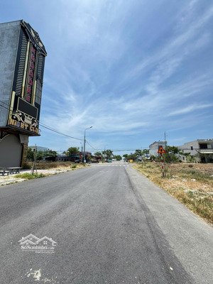 bán 3 lô đất liền kề sát biển mt đường 10m5 nguyễn thần hiến biển tân trà ngũ hành sơn