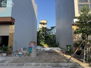 Cần tiền gia chủ hạ giá bán nhanh lô đất đẹp tại trung tâm khu tái định cư Trâu Qùy, Gia Lâm