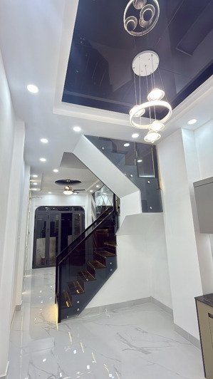 bán nhà quận 4 - 3x11m - gần chợ xóm chiếu không giải tỏa. cách mặt tiền 20m