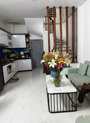 cần bán nhà 5 tầng gấp trước tết 5.9 tỷ có thương lượng