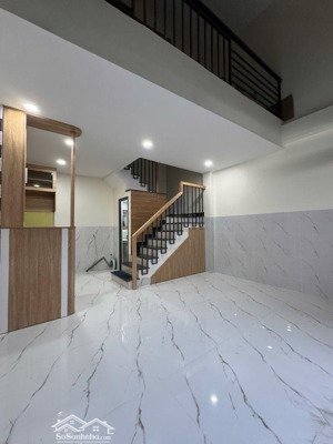 chu văn an-30m2-6,4tỷ-4tầng bê tông cốt thép-3pn-4wc-sân thuọng-nhà mới có nội thất