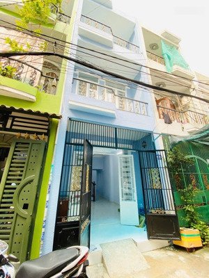 cho thuê nguyên căn 2l,1t gồm 4pn, 3wc nhà mới sạch sẽ 15/30/ đường 59