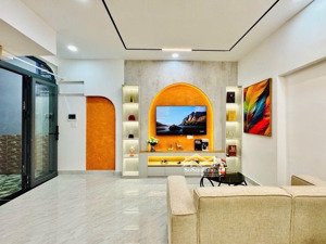 hẻm xe hơi cách 15m - sd 85m2 - quốc lộ 13 - hoa hậu làng đại học - 3 tầng - 3pn - nhà đẹp - 5,98tỷ