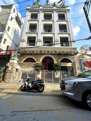 chủ cần bán toà nhà căn hộ dịch vụ mặt tiền đường sư vạn hạnh p12 quận 10.dt:10,5x20m2 giá 65 tỷ