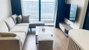 chính chủ cần bán căn hộ 3pn view tthnqc tòa g2. nhà mới tinh xem được luôn ạ.