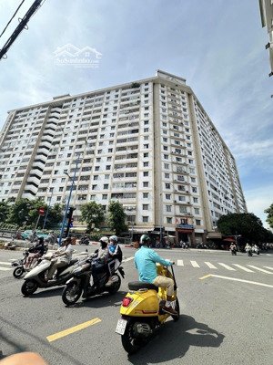 bán căn hộ 51m2 chung cư miếu nổi 2 pn giá 4tỷ 3 tl