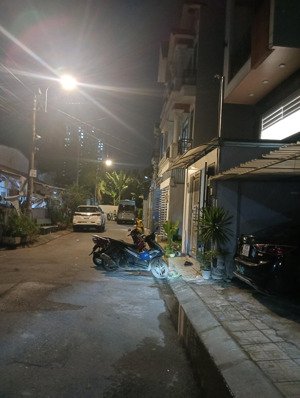 hẻm 26/25, đường 12, tam bình, thủ đức. diện tích 52 m2. có 2 lô liền kề đồng giá: 170 triệu/m2