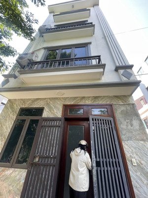 chỉ từ 4 tỷ có ngay căn nhà 35m2 gần đường 3.5, gần đại học công nghiệp