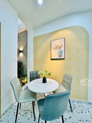 56m2-7,85 tỷ - gần mặt tiền-thích quảng đức-phú nhuận-hẻm xe hơi-nhà mới-2 tầng-3pn-sân đậu xe hơi