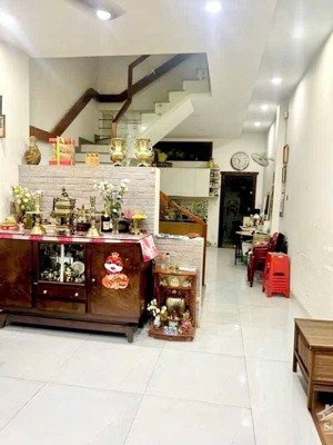 bán nhà mặt tiền chợ tân hương, tân phú kinh doanh sầm uất, xây 3 tầng, nhà mới đẹp, sổ vuông vức
