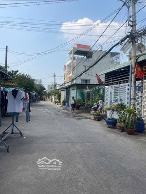 bán đất tặng nha c 4 -1 căn ra mt lê thị riêng 134 m2 dt 4x33,5 hẻm 2 xe tải né nhau giá 5,5ty