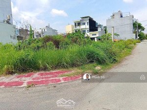 chính chủ bán đất góc 2mt phú hữu, 17x18m 306m2 giá chỉ 12,9 tỷ phí môi giới 1,5%