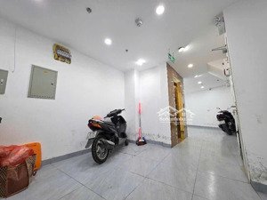 ~ 11,0 tỷ - nhà ngõ phố minh khai; 5 tầng, mt ~ 4m; thang máy, h.t pccc đầy đủ, full nội thất.