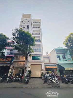 bán nhà trung tâm q3 6 tầng + 11 phòng,sẵn thang máy giá tốt 27 tỷ