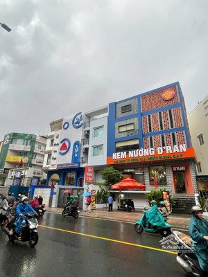 bán nhà góc 2 mặt tiền cách mạng tháng 8 - dt: 18 x 45m - hầm + 4 lầu - giá bán: 160 tỷ tl